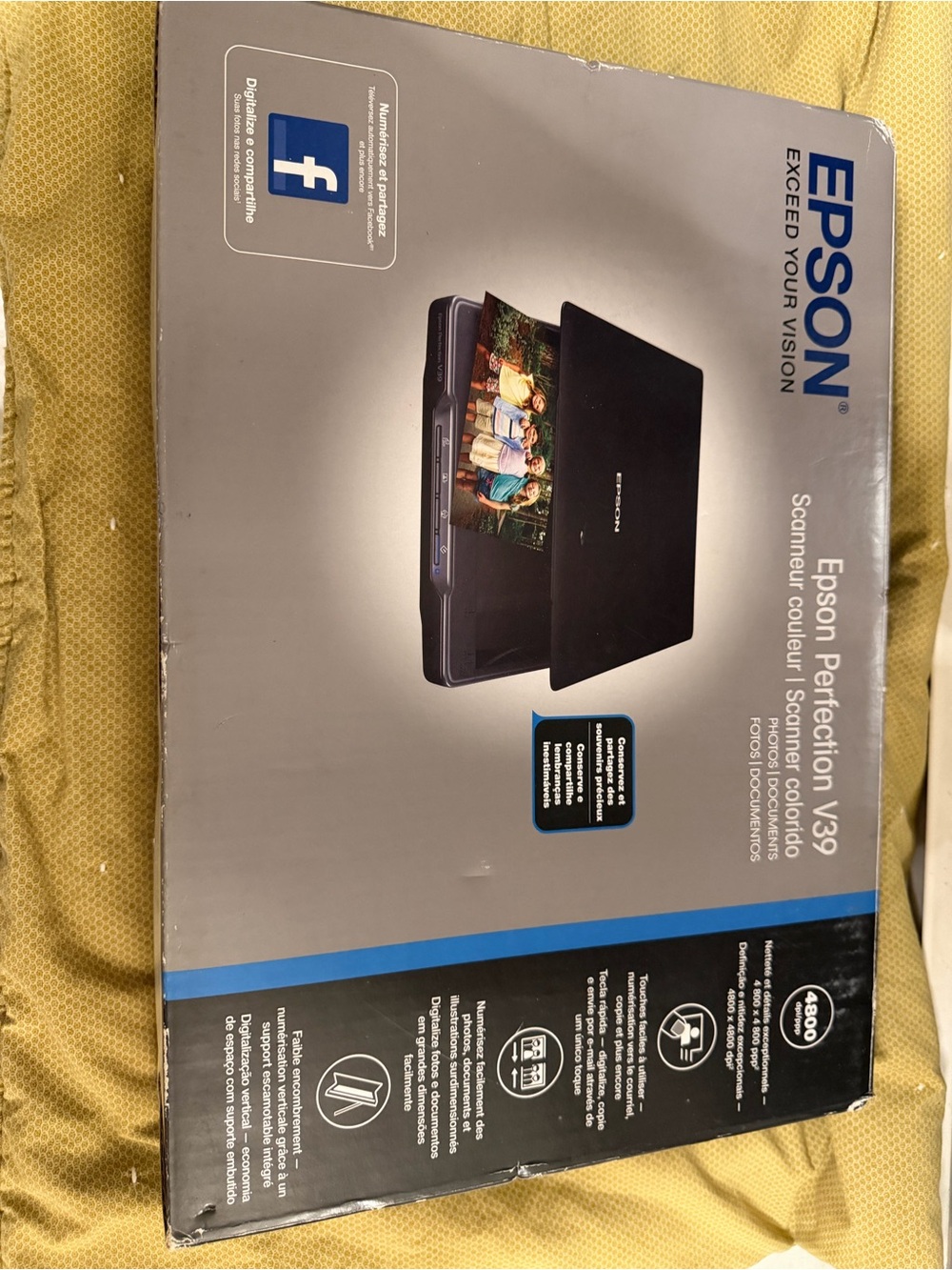Epson Perfection V39 Flatbed Scanner in Black with Gray Box Artwork